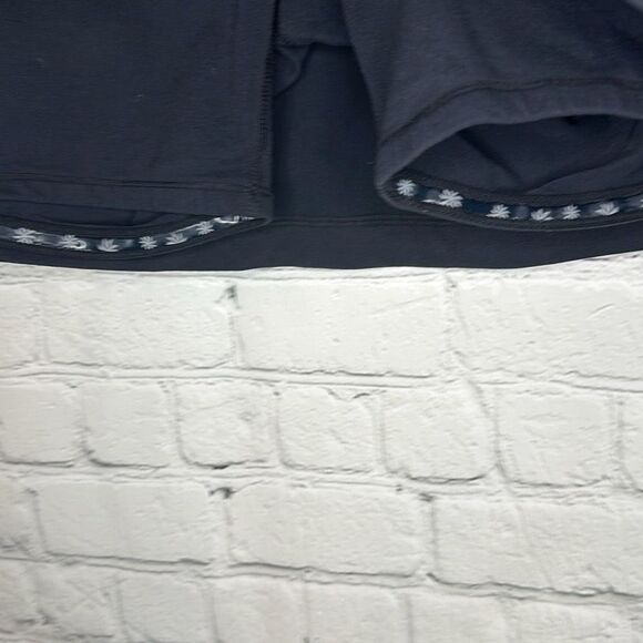 Athleta Womens Black Skorts Skirt Shorts size Medium Mesh Zipper Pocket - Picture 3 of 9